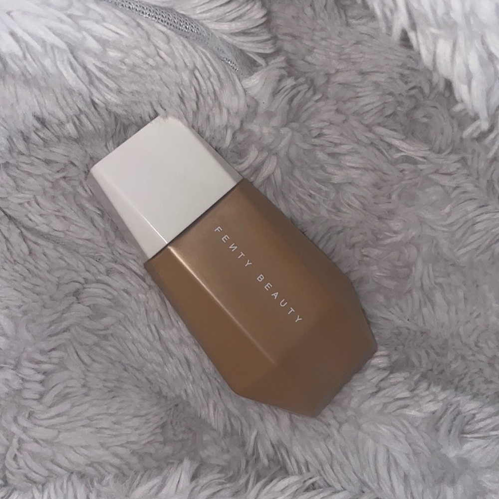 Fenty Beauty Blurring Skin Tint